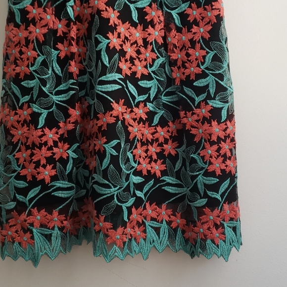 Embroidered floral dress with sheer back - Picture 2 of 7